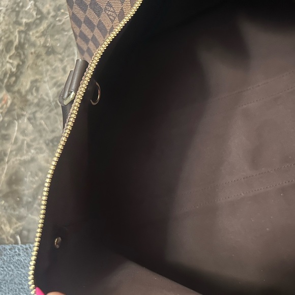 Authentic Louis Vuitton Keepall 45 - Picture 4 of 14